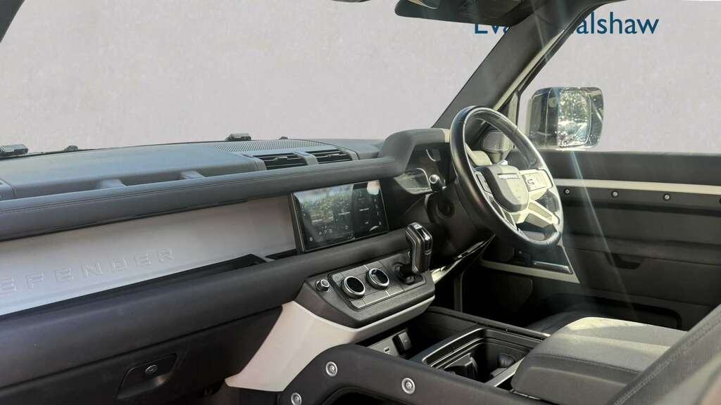 Land Rover Defender 90 3.0 D250 Se 90 2021 White #6