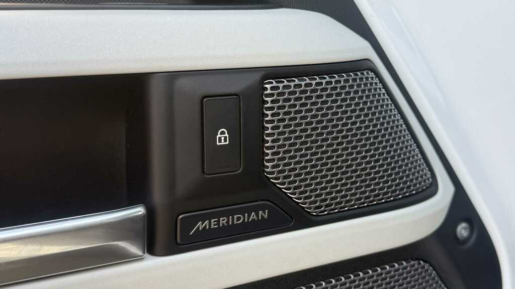 Land Rover Defender 90 3.0 D200 S 90 White #15