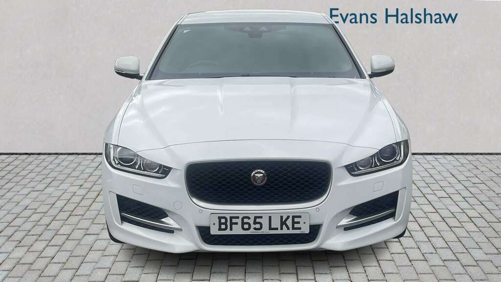 Jaguar XE 2.0 R-sport 2015 White #3
