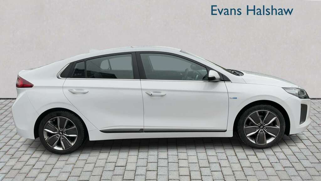 Hyundai Ioniq 1.6 Gdi Hybrid Premium Se Dct 2018 White #3