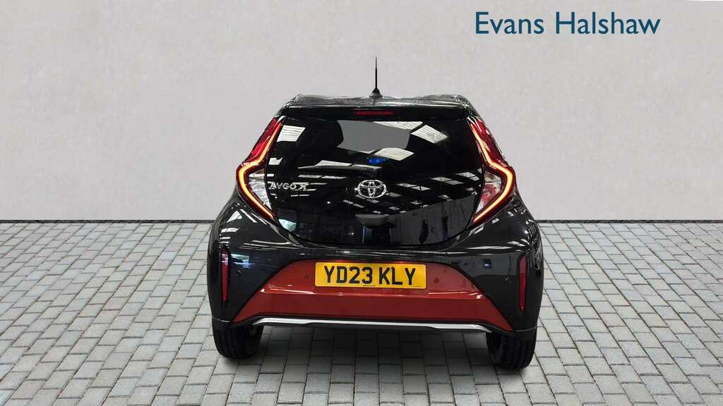 Toyota Aygo X 1.0 Vvt-i Exclusive 2023 Red #5