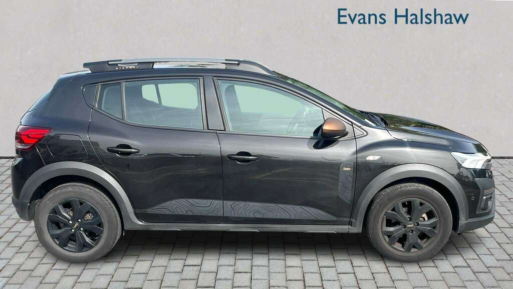 Dacia Sandero Stepway 1.0 Tce Extreme Cvt 2024 Black #3