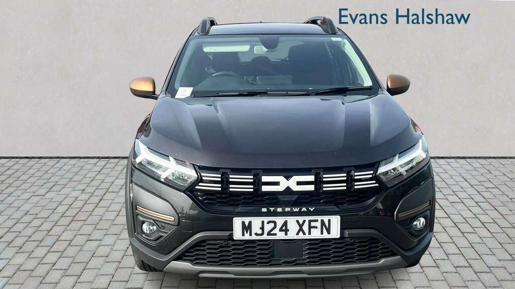 Dacia Sandero Stepway 1.0 Tce Extreme Cvt 2024 Black #2