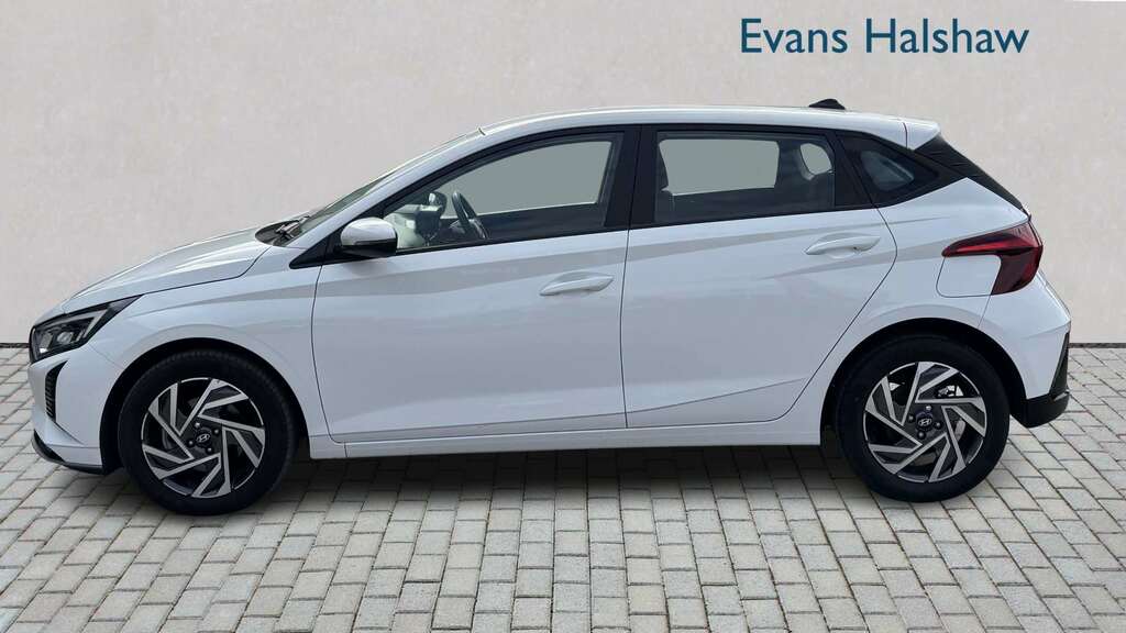 Hyundai I20 1.0T Gdi Advance Nav 2025 White #3