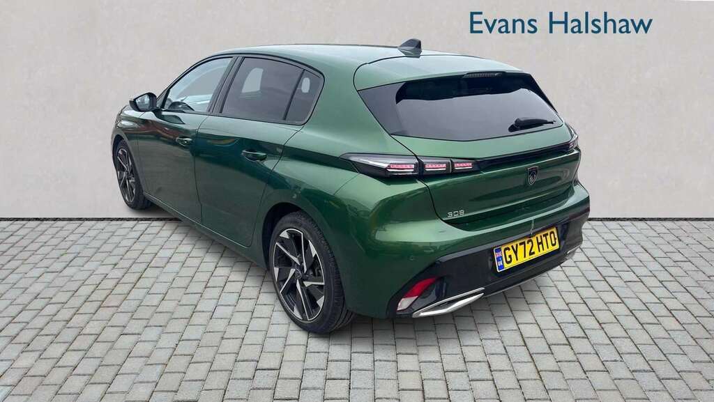 Peugeot 308 1.2 Puretech Allure Premium Eat8 2022 Green #2