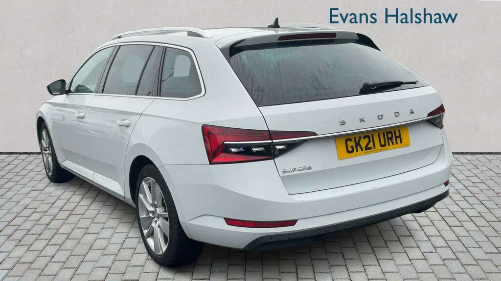 Skoda Superb 1.5 Tsi Se L Dsg 2021 White #2
