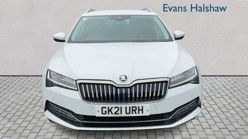 Skoda Superb 1.5 Tsi Se L Dsg 2021 White #4