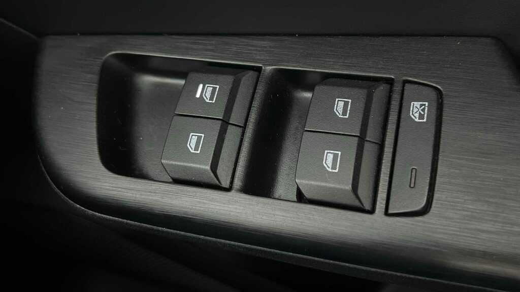 MG ZS 1.5 Hybrid Trophy 2025 Red #22
