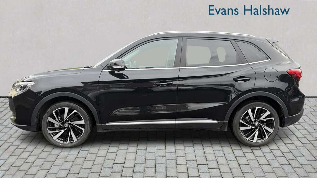 MG ZS 1.5 Hybrid Trophy 2025 Red #4