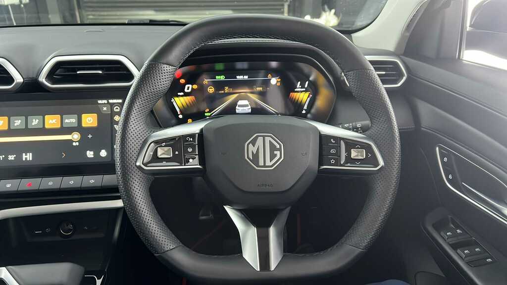 MG ZS 1.5 Hybrid Trophy 2025 Red #10