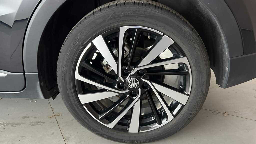 MG ZS 1.5 Hybrid Trophy 2025 Red #15