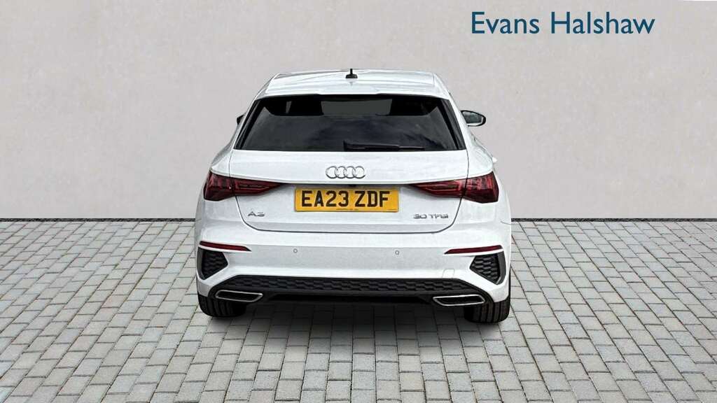 Audi A3 30 Tfsi S Line S Tronic 2023 White #5