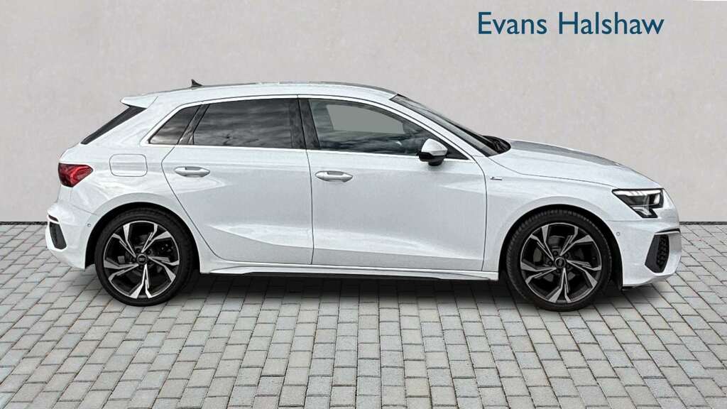 Audi A3 30 Tfsi S Line S Tronic 2023 White #3