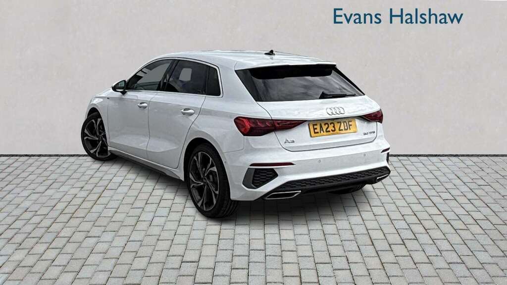 Audi A3 30 Tfsi S Line S Tronic 2023 White #2