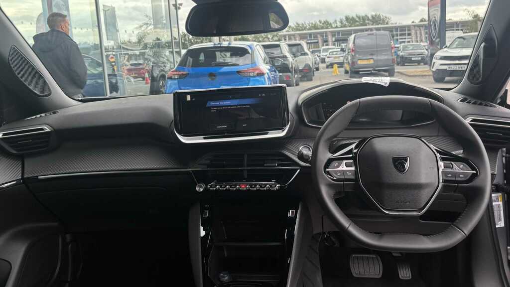 Peugeot 2008 1.2 Allure #7