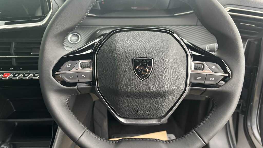 Peugeot 2008 1.2 Allure #10