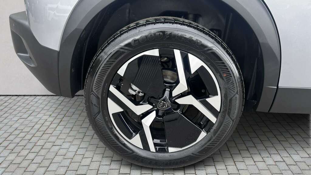 Peugeot 2008 1.2 Allure #4