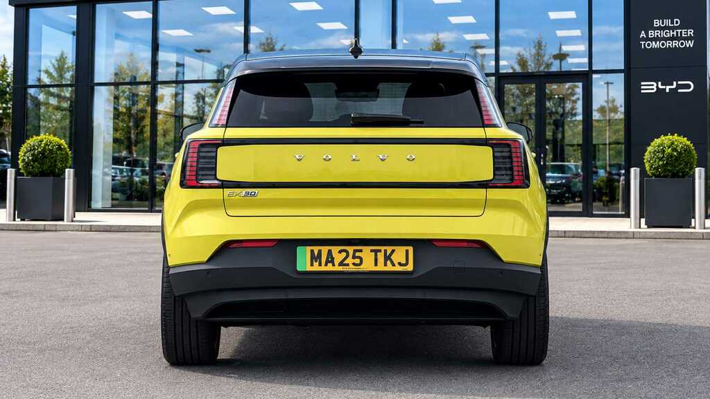 Volvo EX30 200Kw Sm Extended Range Ultra 69Kwh 2025 Yellow #5