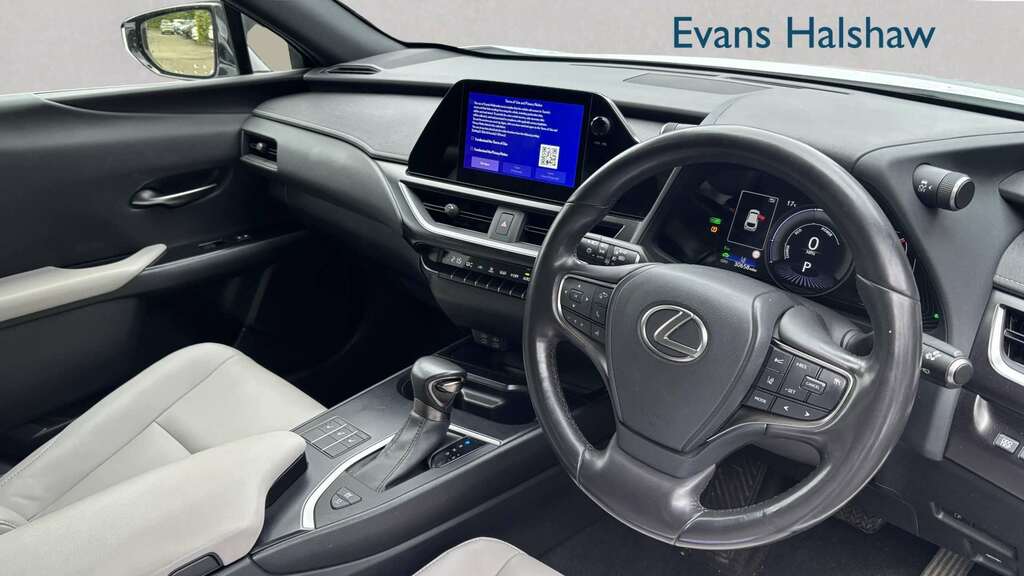 Lexus UX 250H 2.0 F-sport Design Cvt 2023 White #2