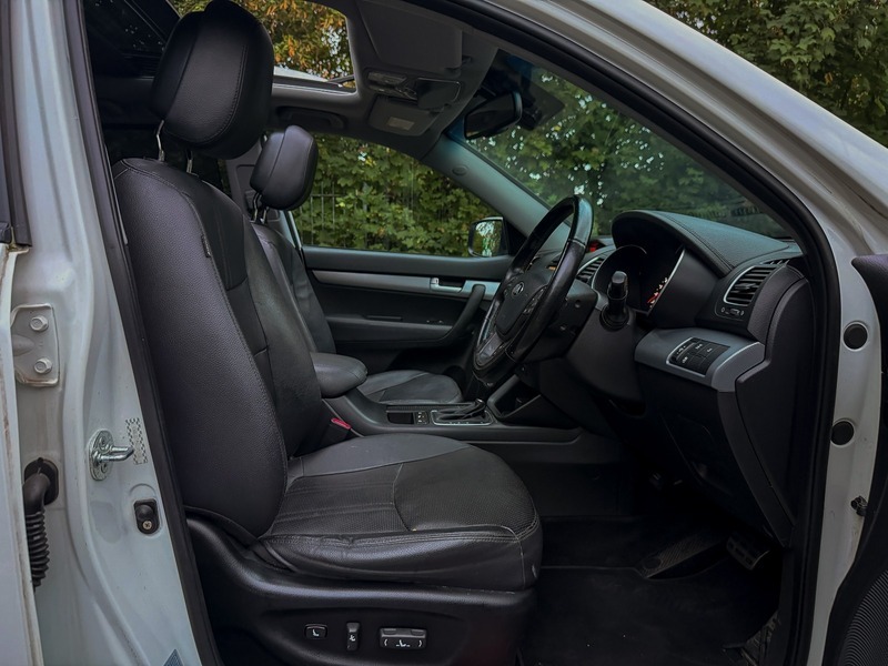 Kia Sorento  Brown #37