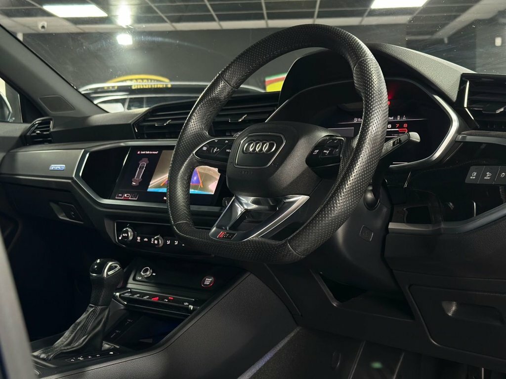 Audi RS Q3 Estate Black #16