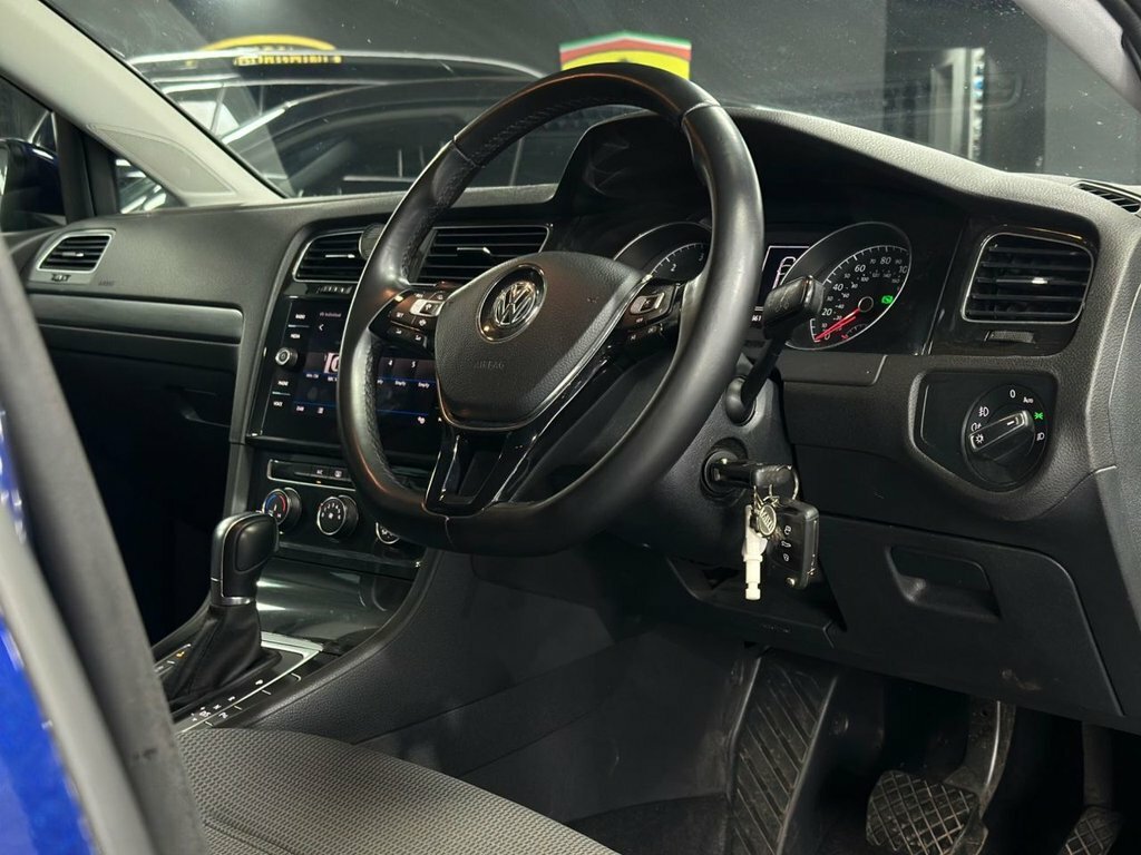 Volkswagen Golf Match Black #16