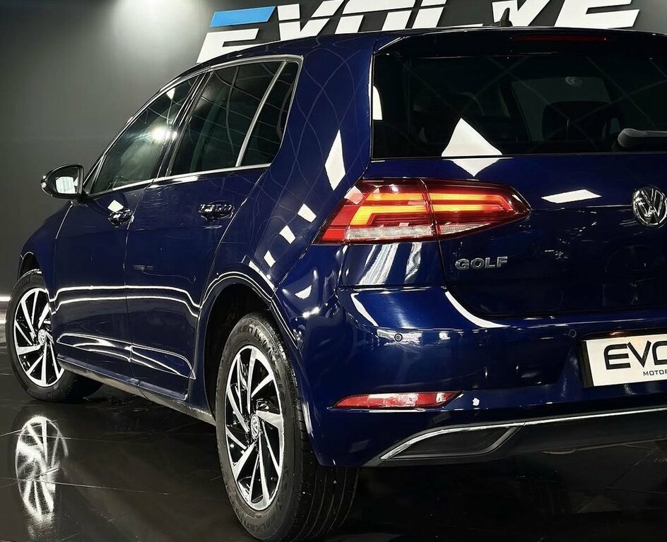 Volkswagen Golf Match Black #9