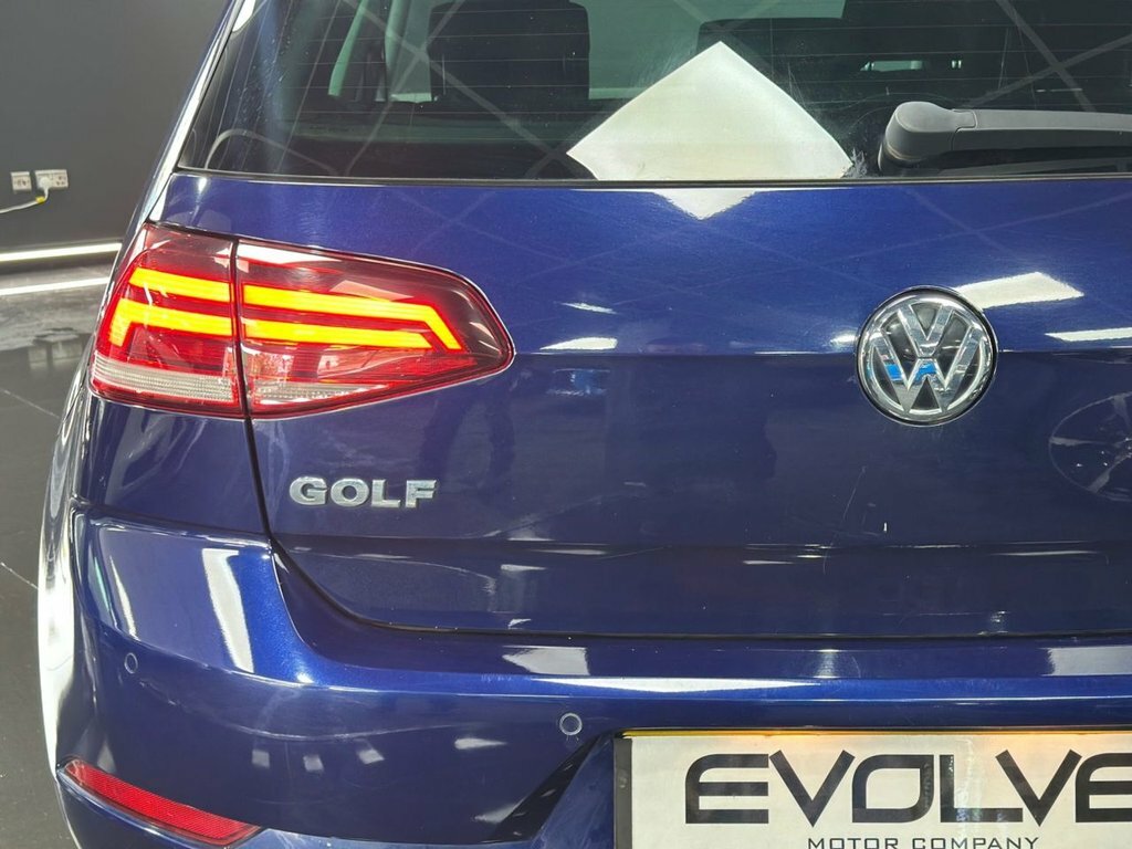 Volkswagen Golf Match Black #7