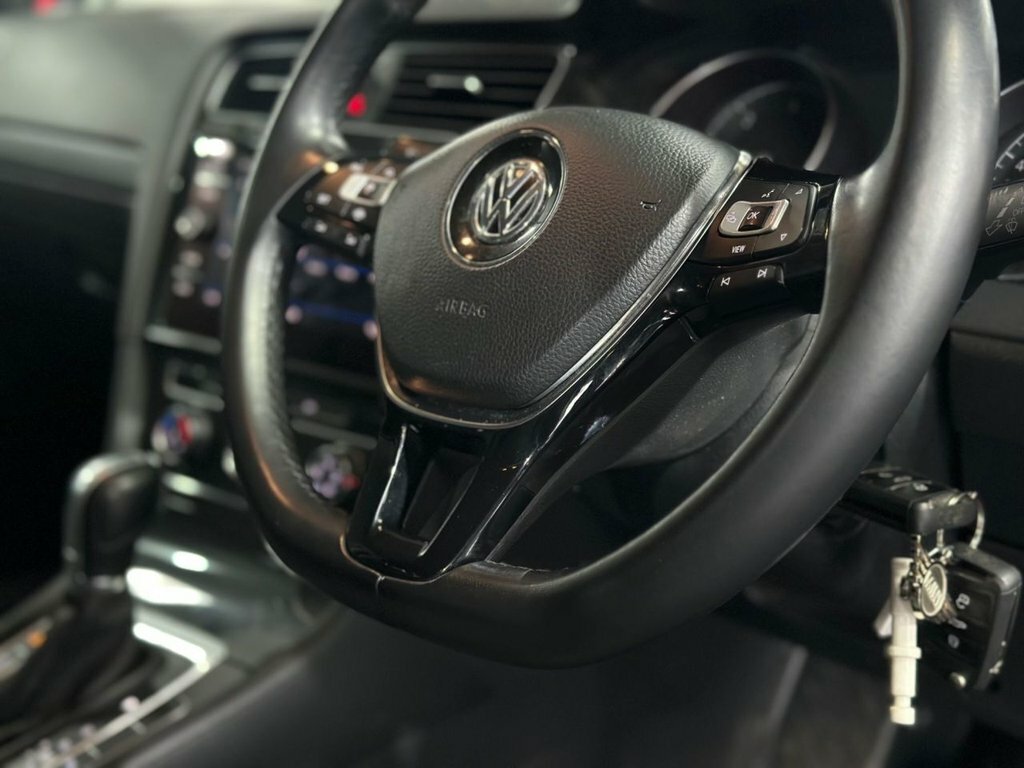 Volkswagen Golf Match Black #19