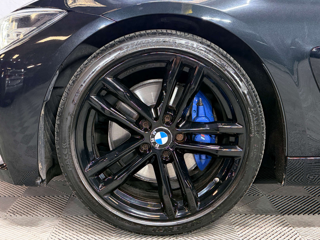 BMW 4 Series M Sport Black #28