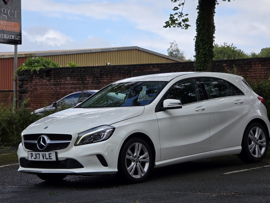 Mercedes-Benz A Class 1.5 A 180 PJ17VLE White #4