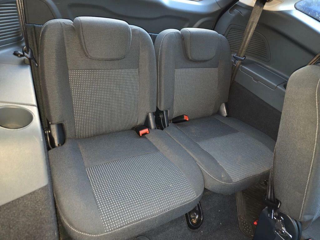 Ford Grand C-Max Grand Zetec Tdci #13
