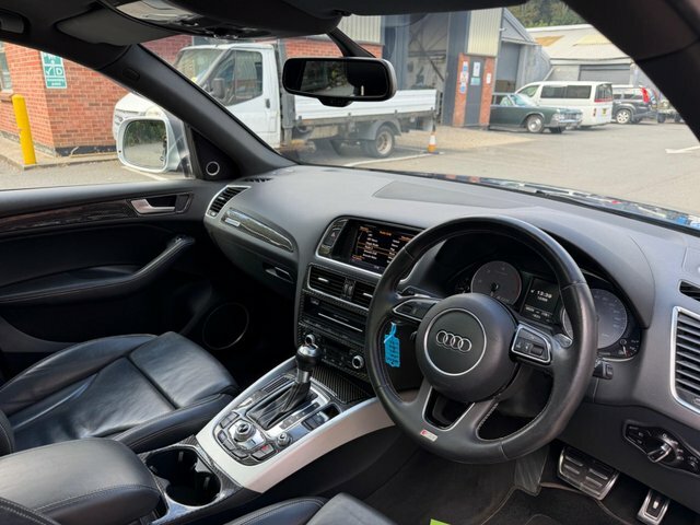 Audi SQ5 Suv White #24