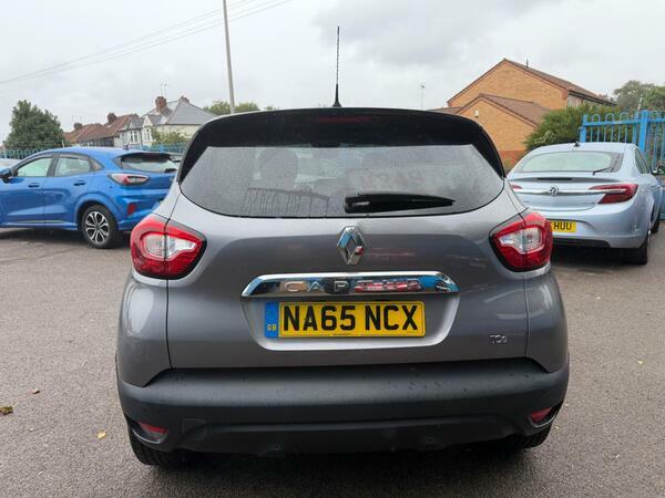 Renault Captur Signature Red #8