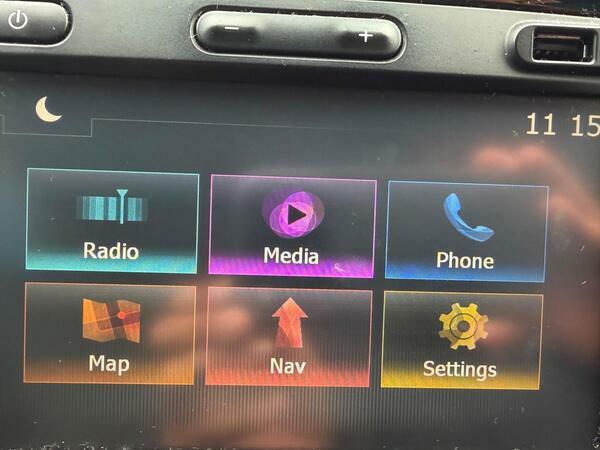 Renault Captur Signature Red #13