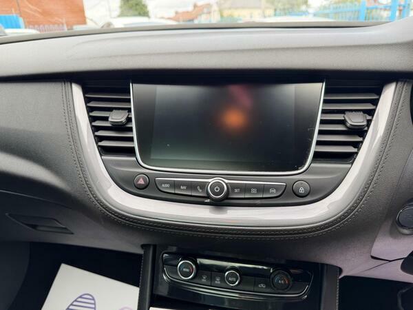 Vauxhall Grandland X 1.2 Turbo Tech Line Nav Grey #17