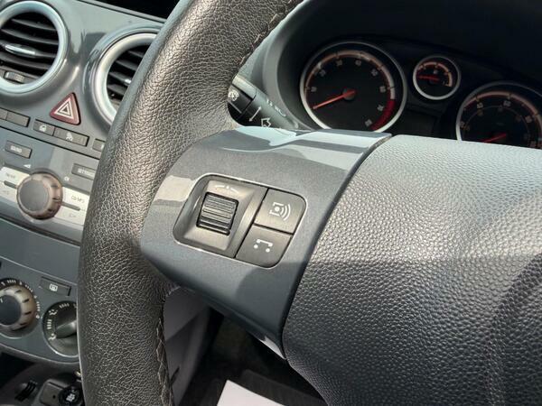 Vauxhall Corsa 1.4 16V Se Euro 5 Black #26