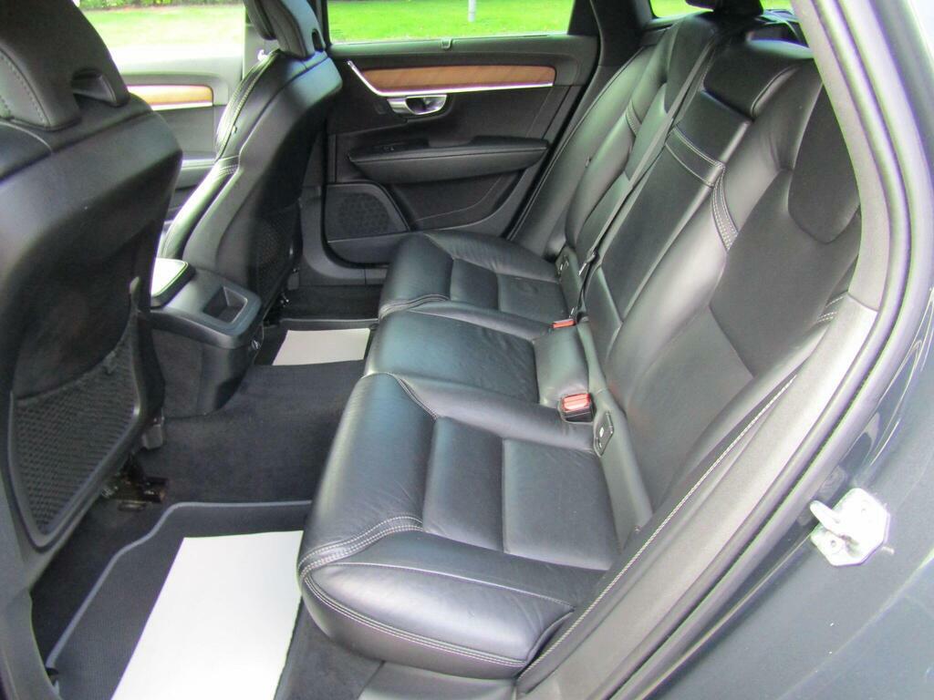 Volvo V90 D4 R-design White #12