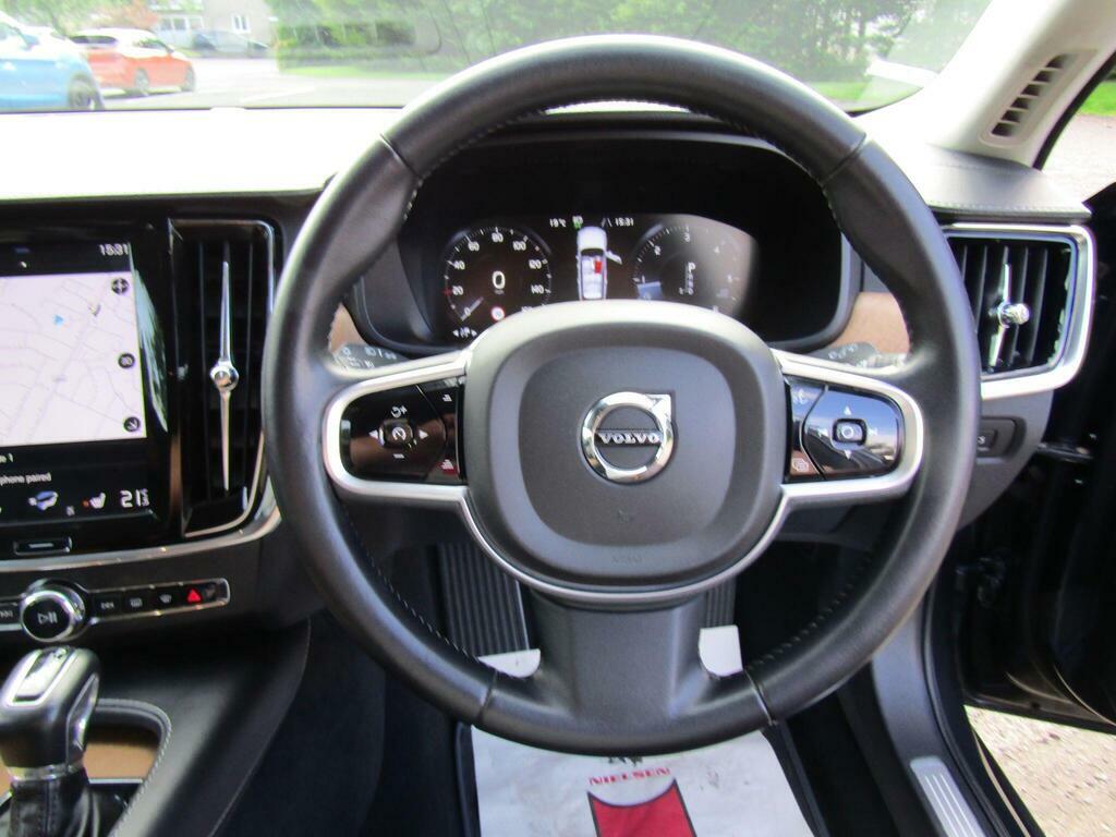 Volvo V90 D4 R-design White #20