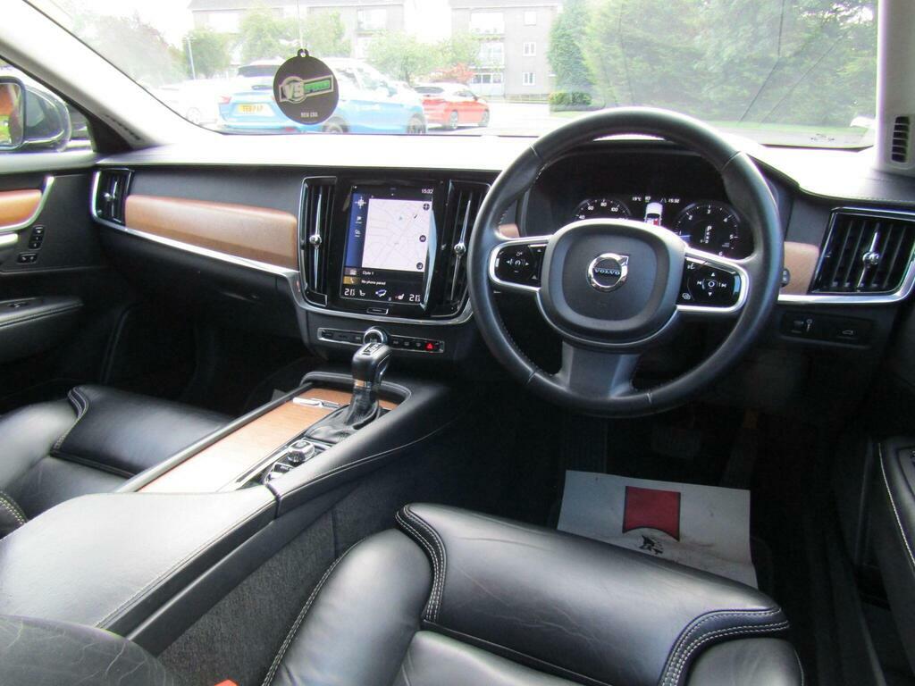 Volvo V90 D4 R-design White #17