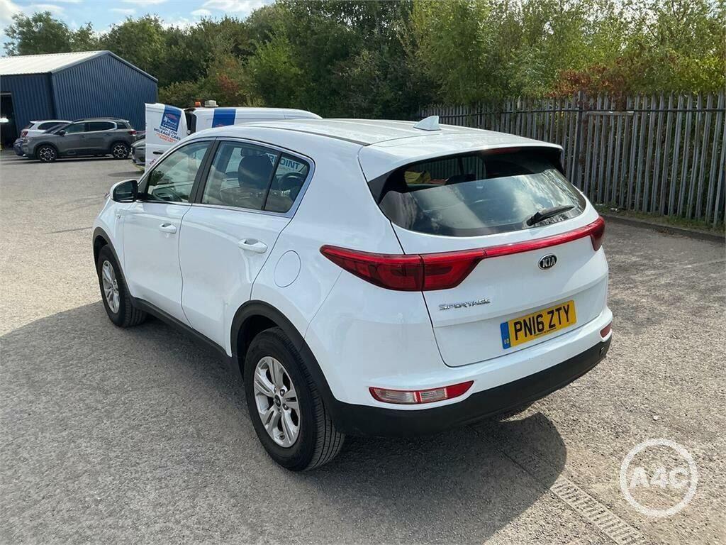 Kia Sportage 1.6 Gdi 1 Euro 6 White #4