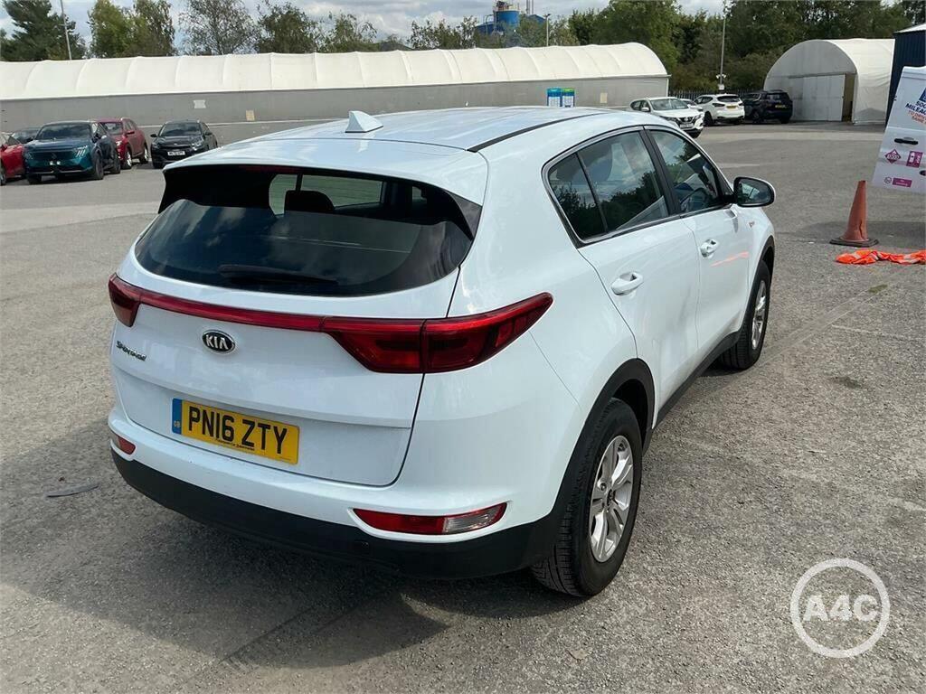 Kia Sportage 1.6 Gdi 1 Euro 6 White #3