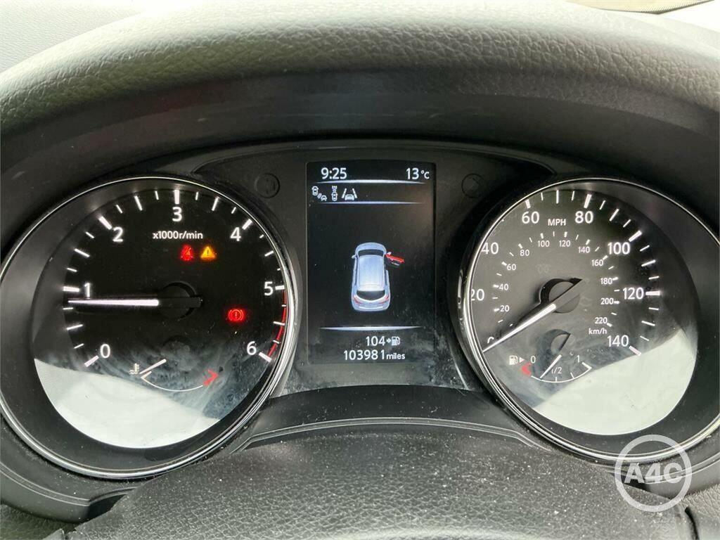 Nissan Pulsar Hatchback Black #9