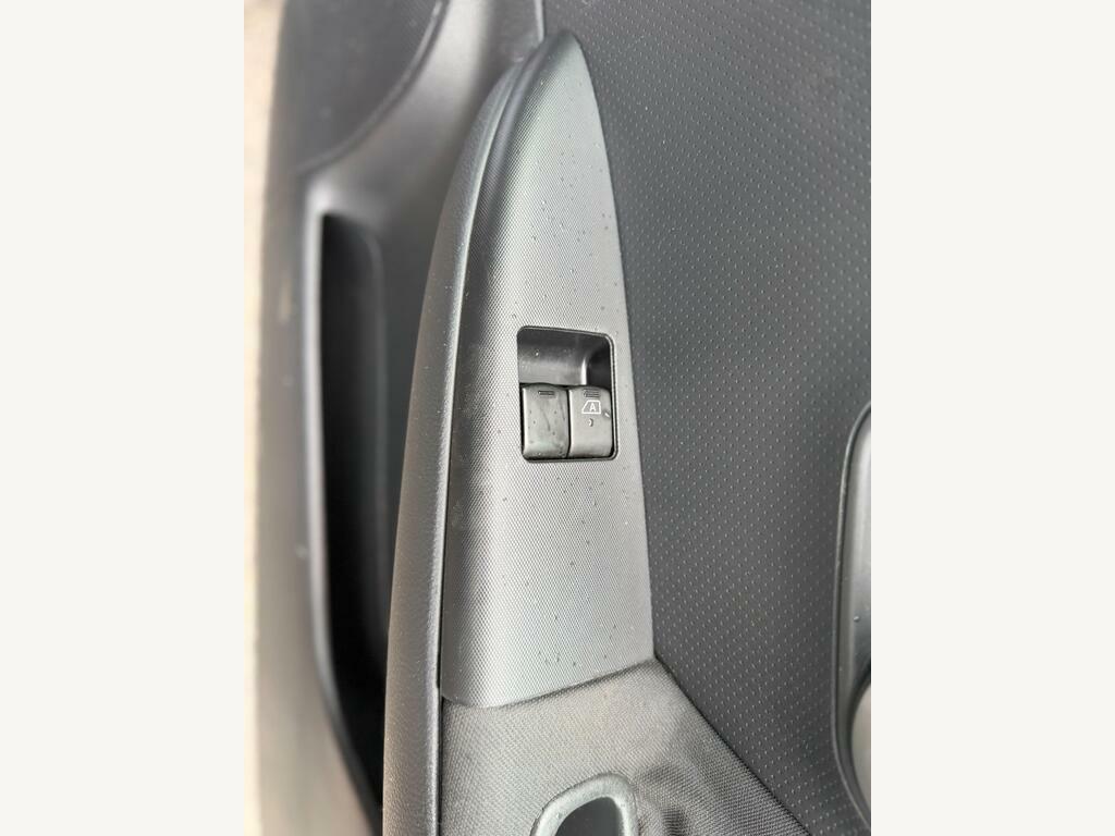 Nissan Note 1.6 Tekna Finance Red #17