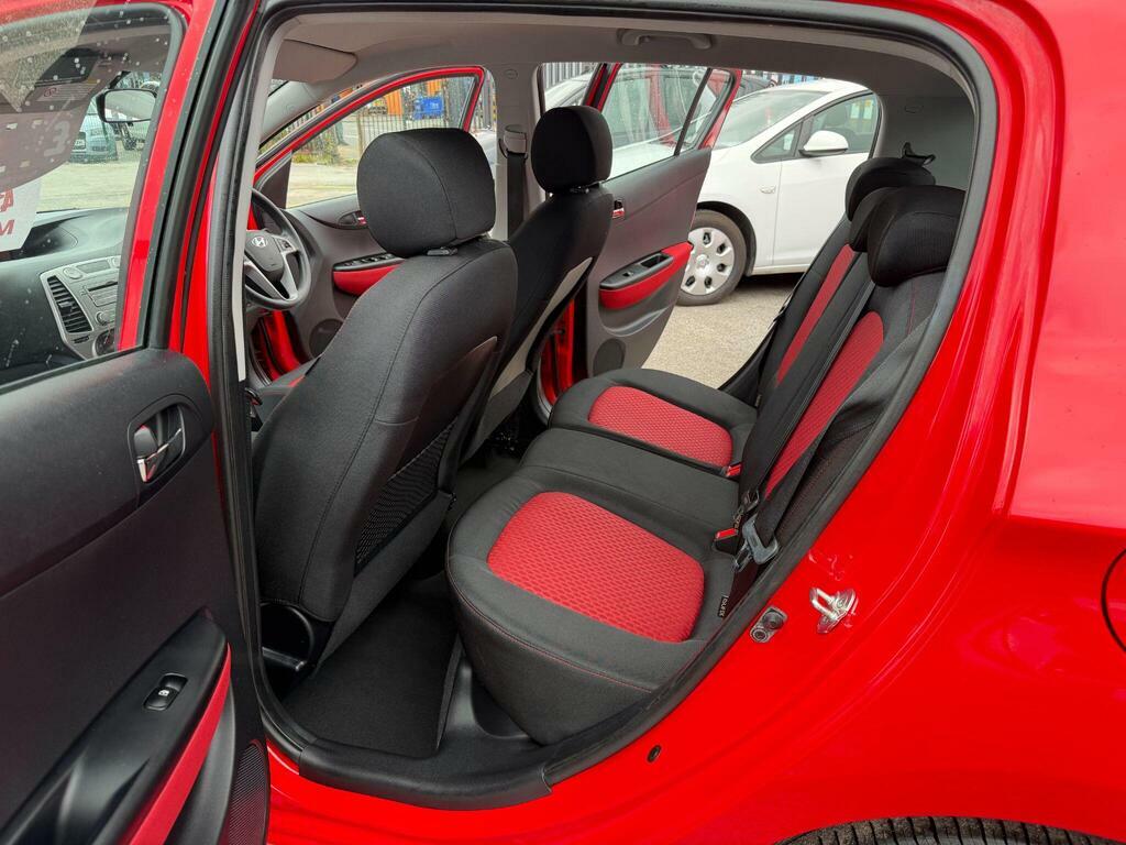 Hyundai I20 1.2 Classic 77 Bhp Red #29