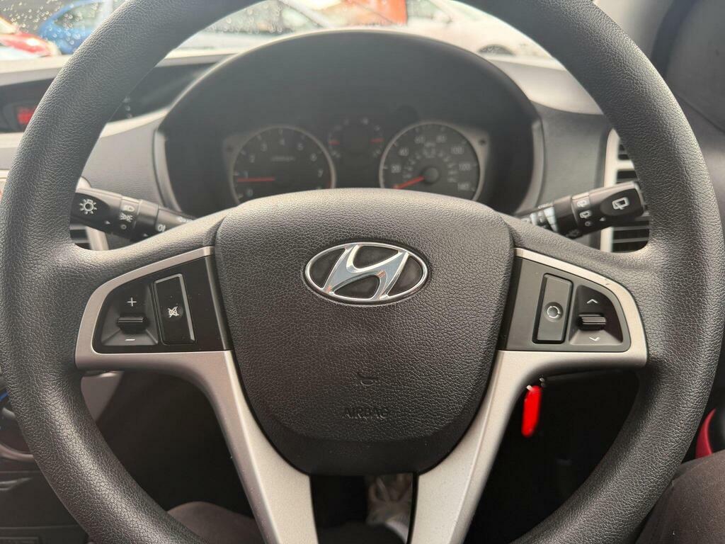 Hyundai I20 1.2 Classic 77 Bhp Red #24
