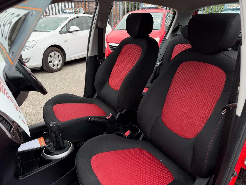 Hyundai I20 1.2 Classic 77 Bhp Red #28