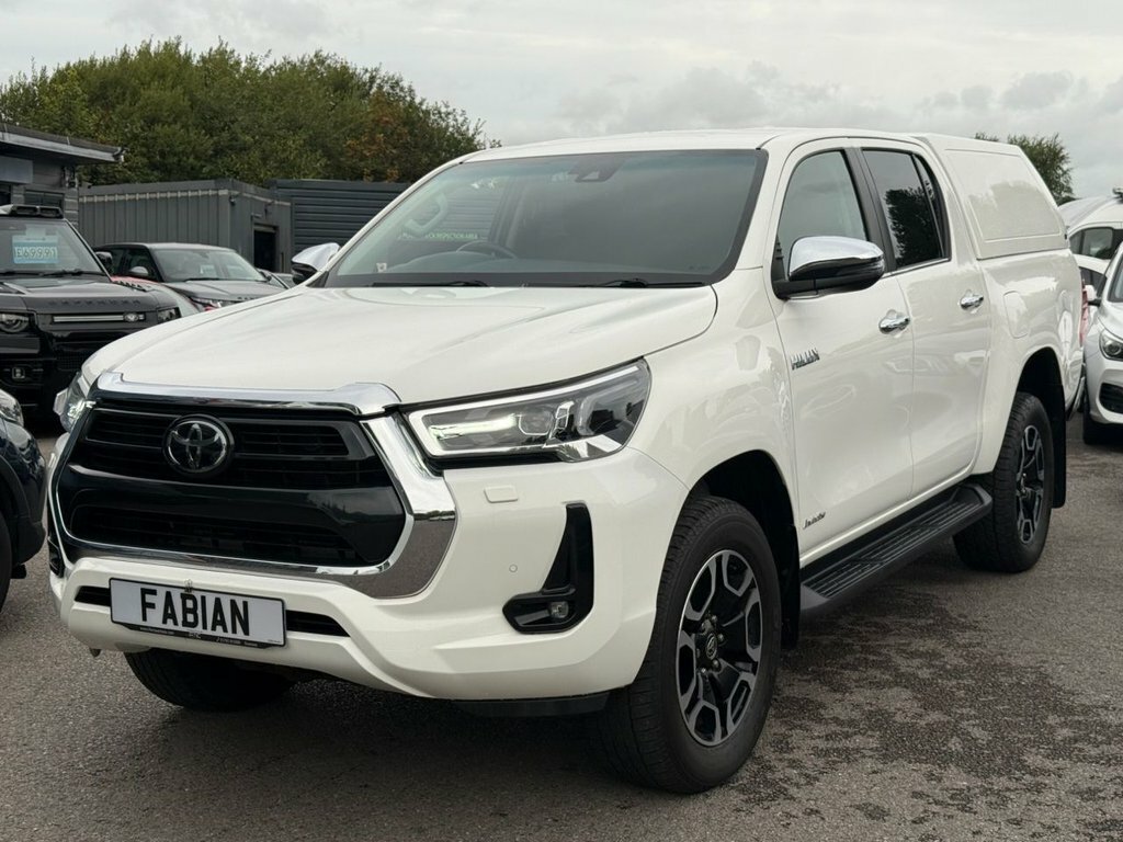 Toyota HILUX 2.4L Invincible White #3