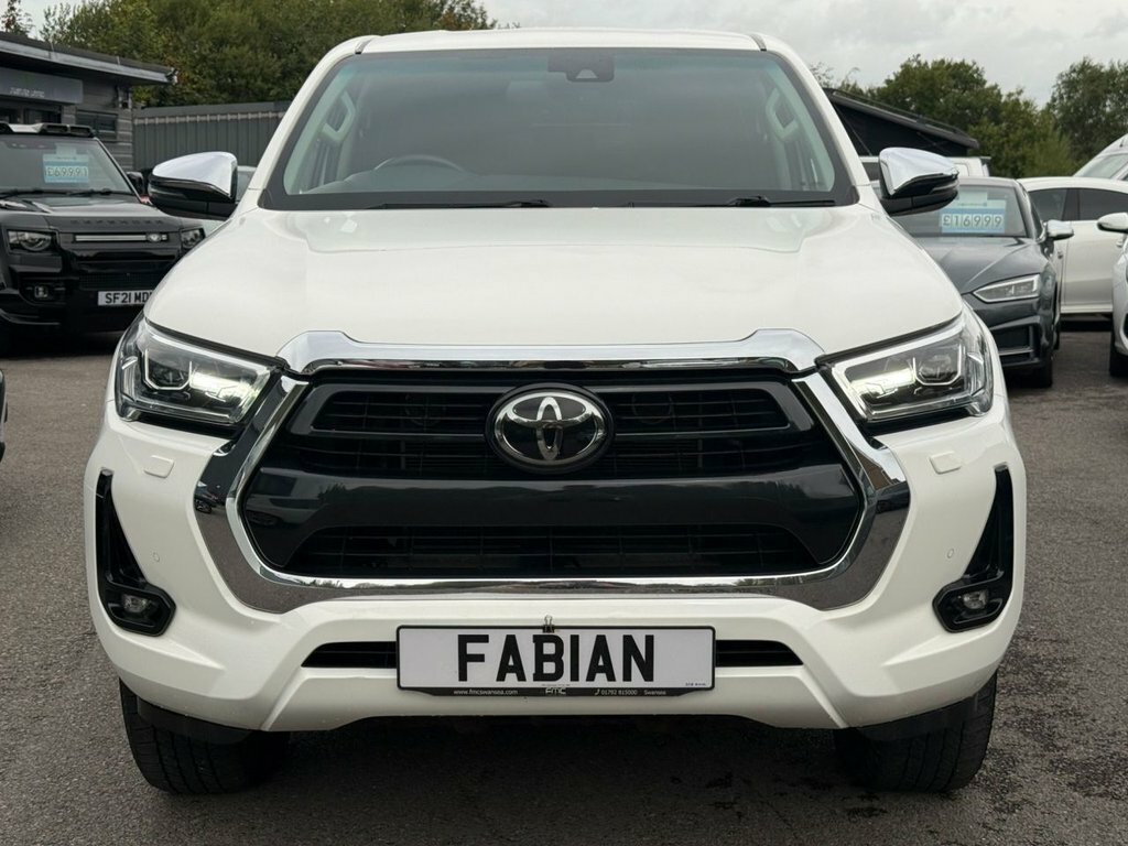 Toyota HILUX 2.4L Invincible White #4