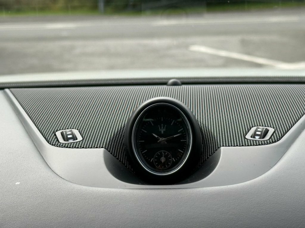 Maserati Levante Black #11